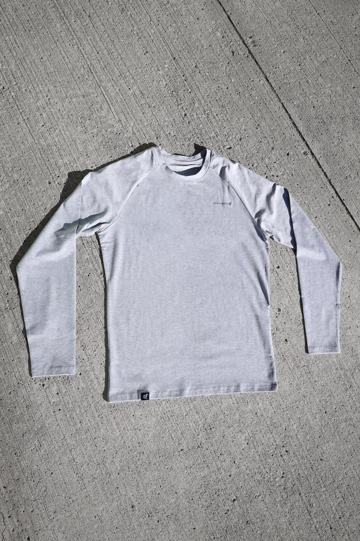 Jed North Men's Titan Muscle-Fit Long Sleeve T-Shirt - Platinum