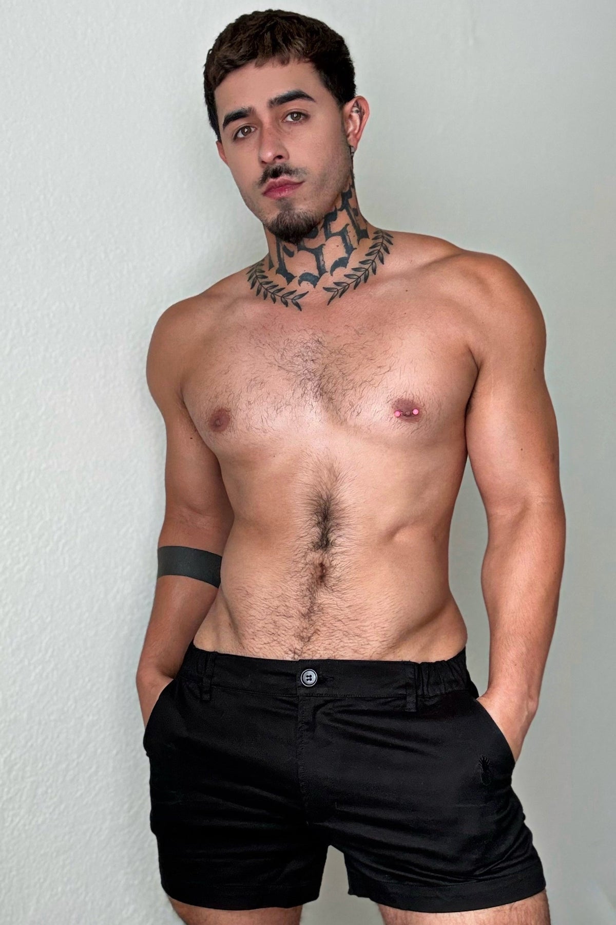 JJ Malibu Men's Muscle-fit Men's 2.5'' Stretchy Chino Shorts - Midnight Black