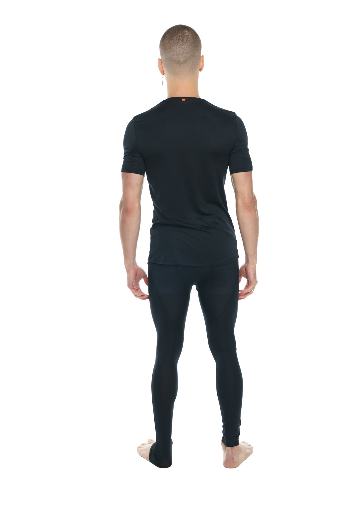 Black carbon perfect pocket crew-neck tee set with seamless form-fitting short sleeve top and full-length leggings