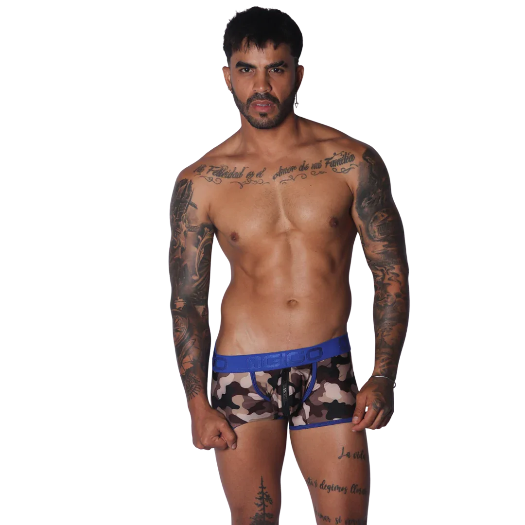 Men's camouflage print trunk with a blue branded elastic waistband and a decorative vertical front zipper.