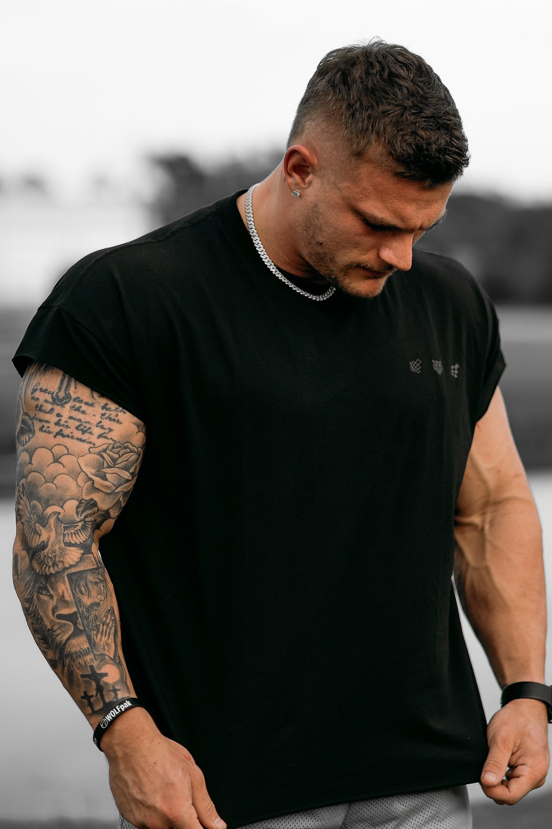 Jed North Men's Oversized Raw-Cut Cropped Tee - Black