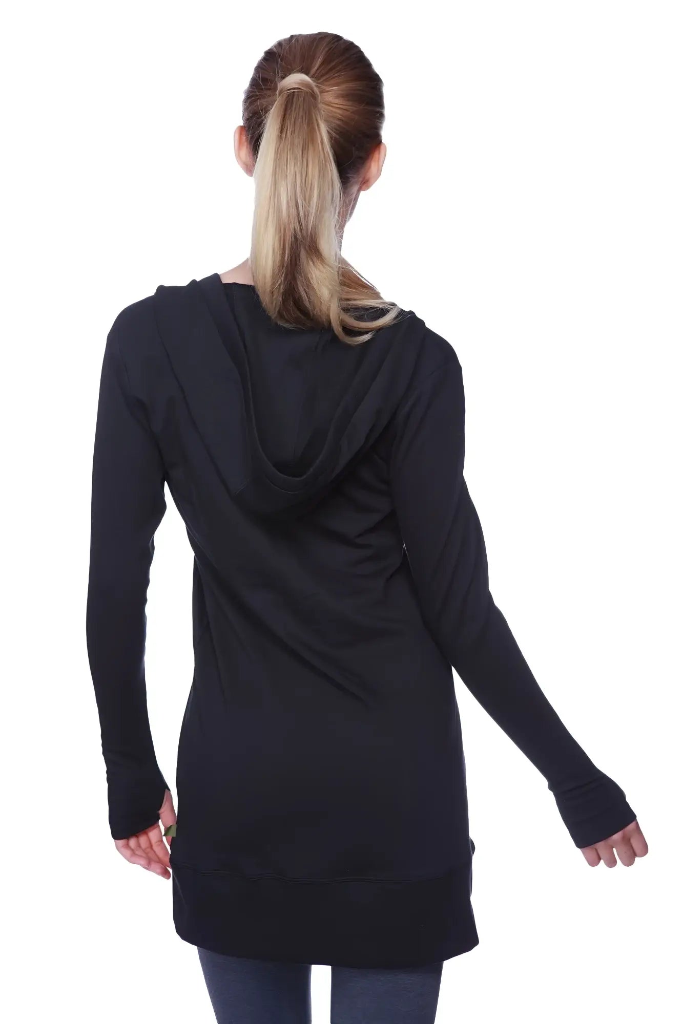 Black long-sleeved women’s hoodie top with relaxed fit and ribbed cuffs in solid black color