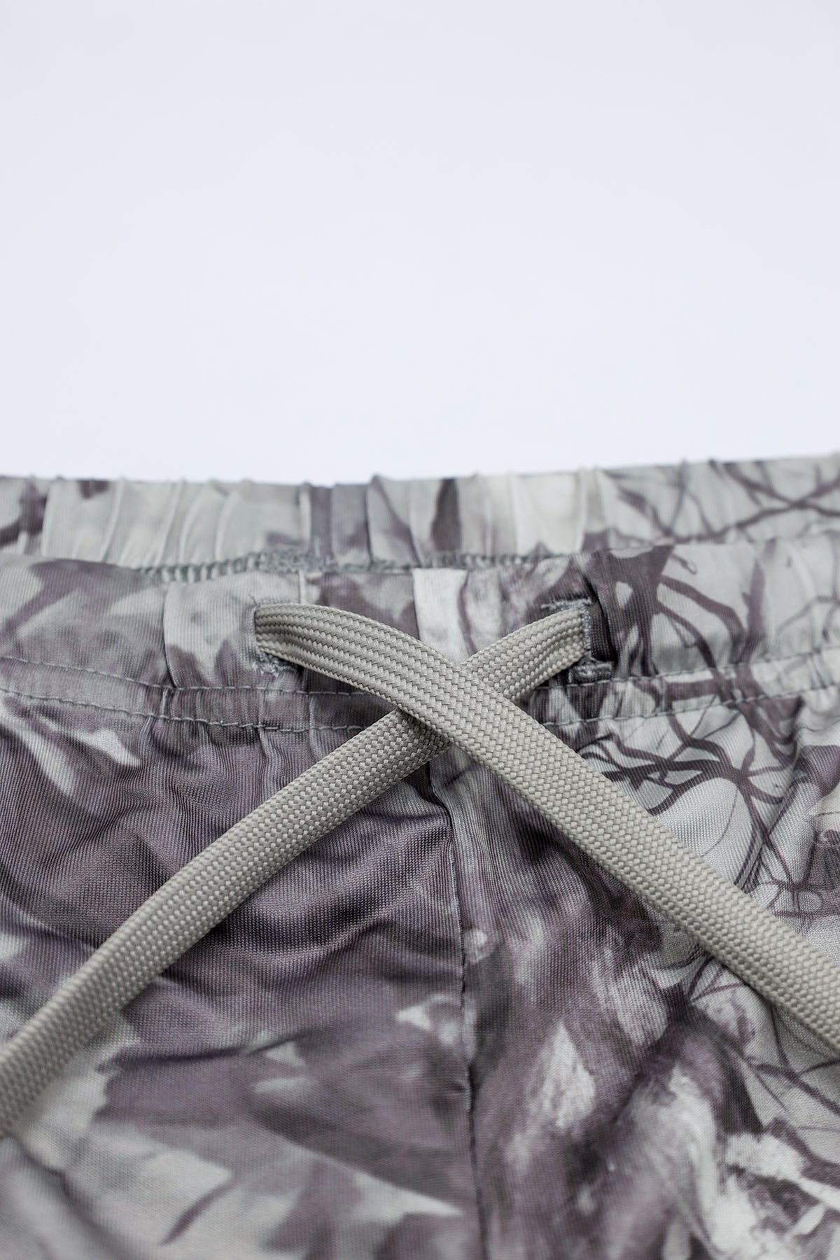 Jed North Men's Agile Bodybuilding 4'' Shorts w Zipper Pockets - Leaf Camo