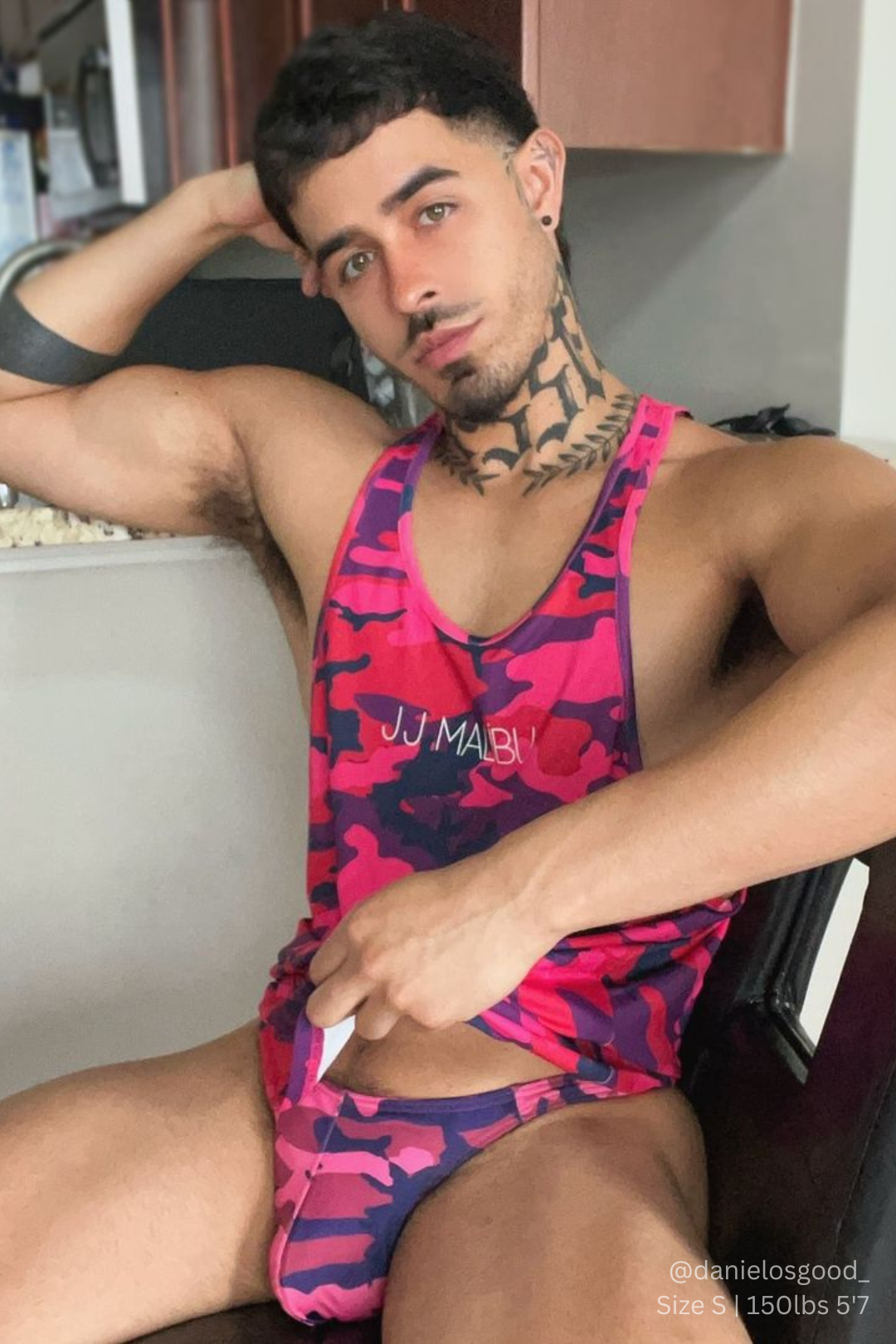 JJ Malibu Men's Feel-Me Scoop Bottom Tank - Purple Camo