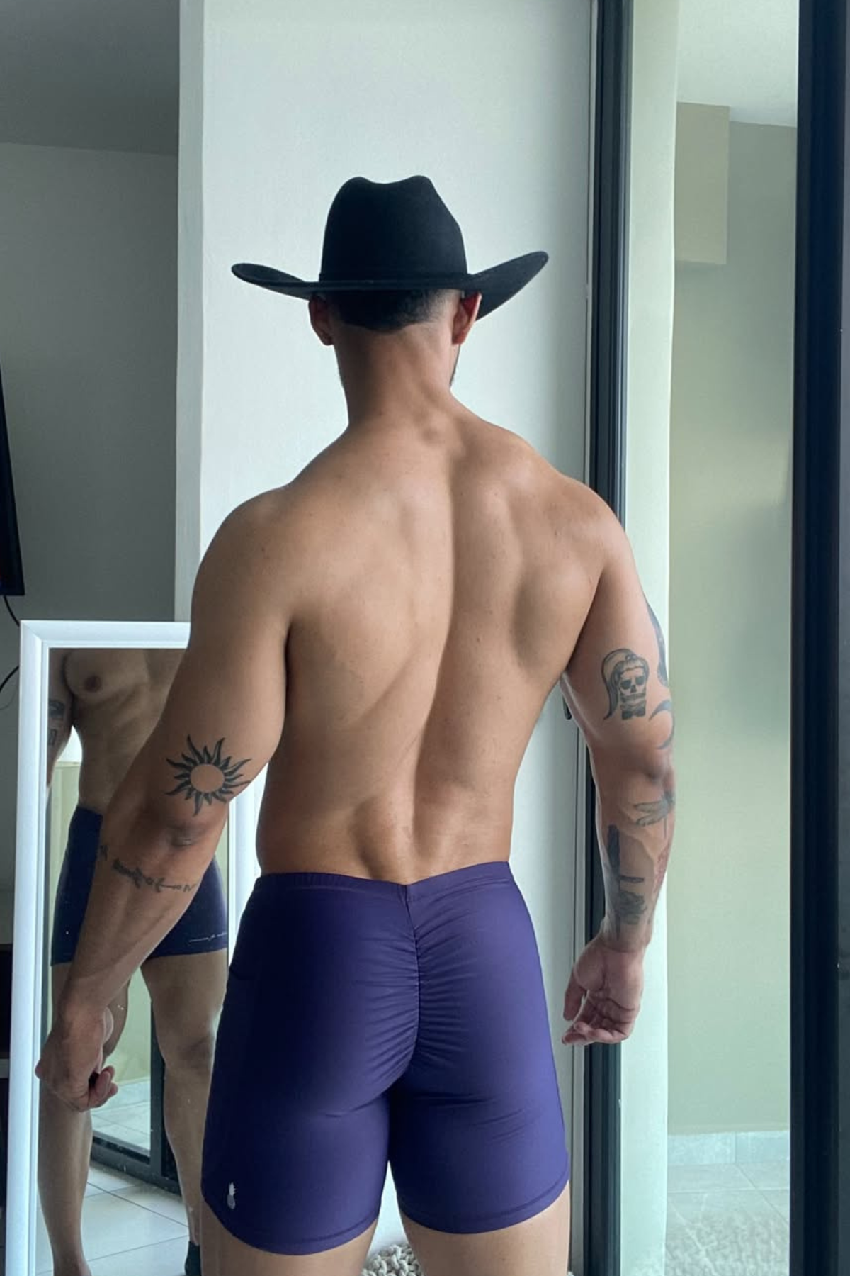 JJ Malibu Men's Lustrous Scrunch-Butt 4.5" Bike Shorts - Sugar Plum