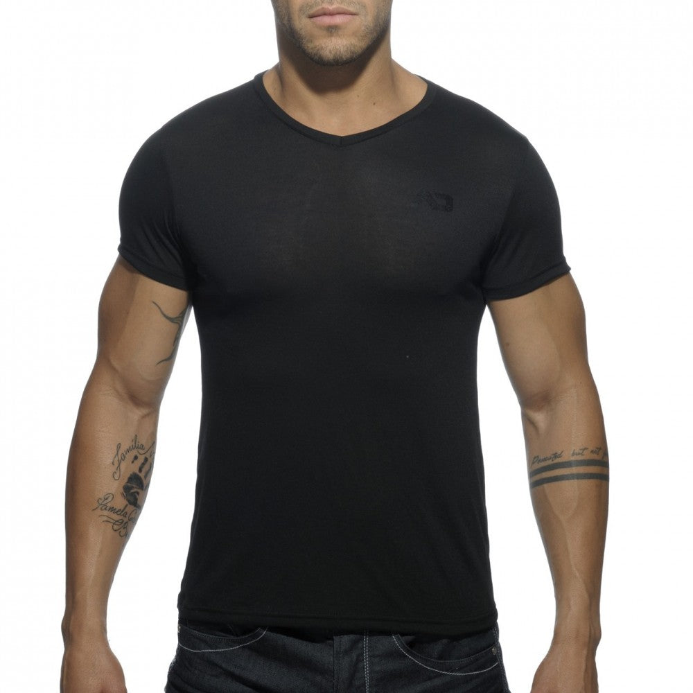 Basic v neck t shirt black short sleeved crew neck with subtle logo on left chest made from soft cotton