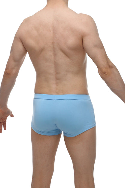 Light blue form-fitting men’s boxer briefs made from bamboo fabric called boxer colline bamboo blue