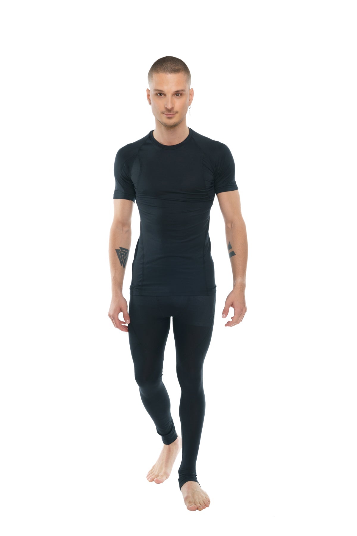 Black short-sleeved compression base layer set with raglan crew-neck tee in carbon black for athletic wear