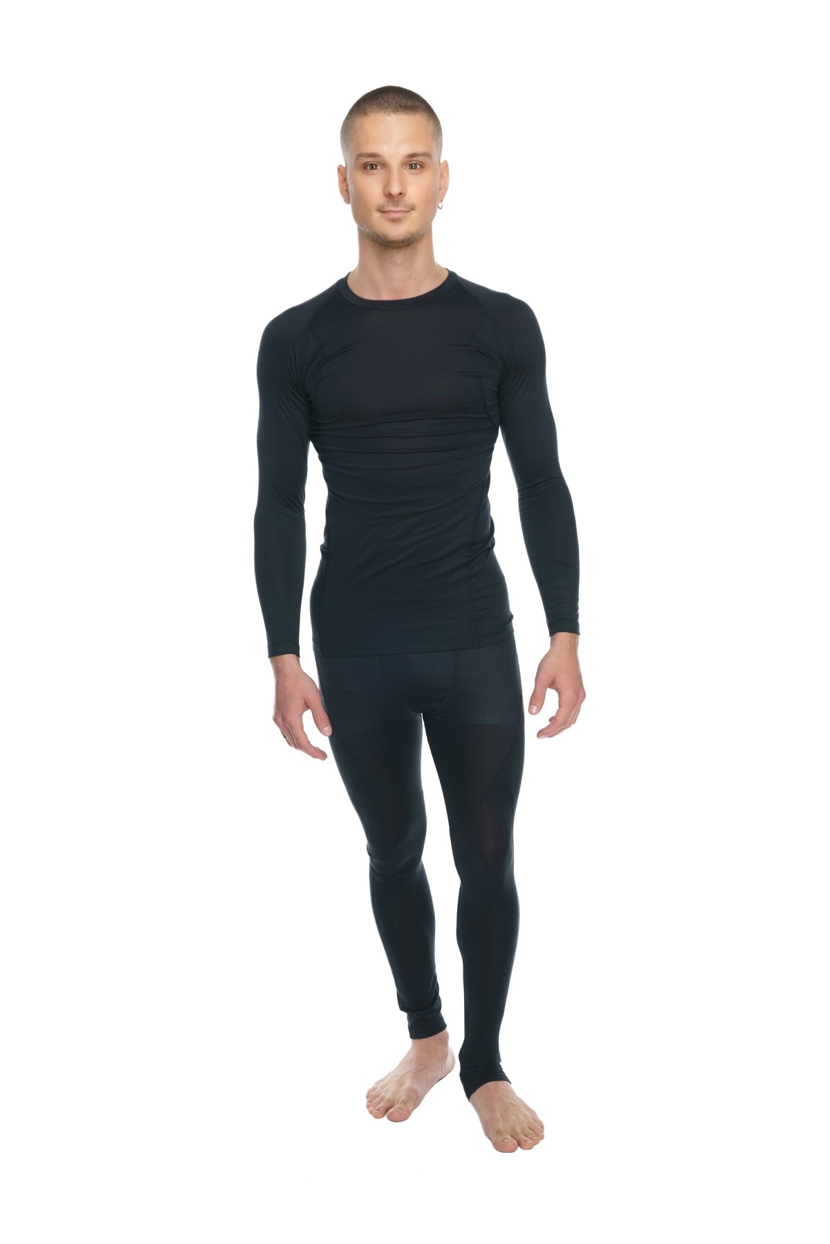 Black long-sleeved thermal underwear set with raglan crew-neck in carbon black for cold weather layering