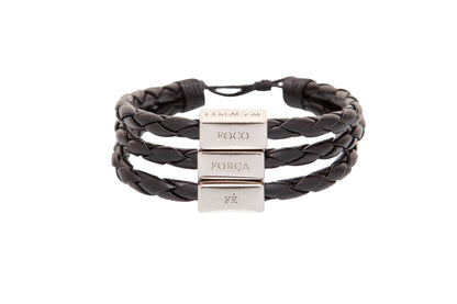 CA-RIO-CA Herrenarmband aus schwarzem Leder und Silber, verstellbar, mit den portugiesischen Begriffen für Fokus, Stärke, Glaube & Mut