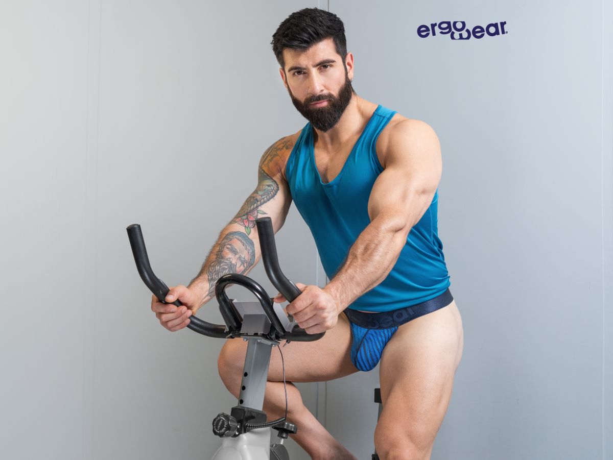 Blue ergonomic exercise bike with black handlebars and silver frame from ergowear ew1817 max bold se bikini color mid blue