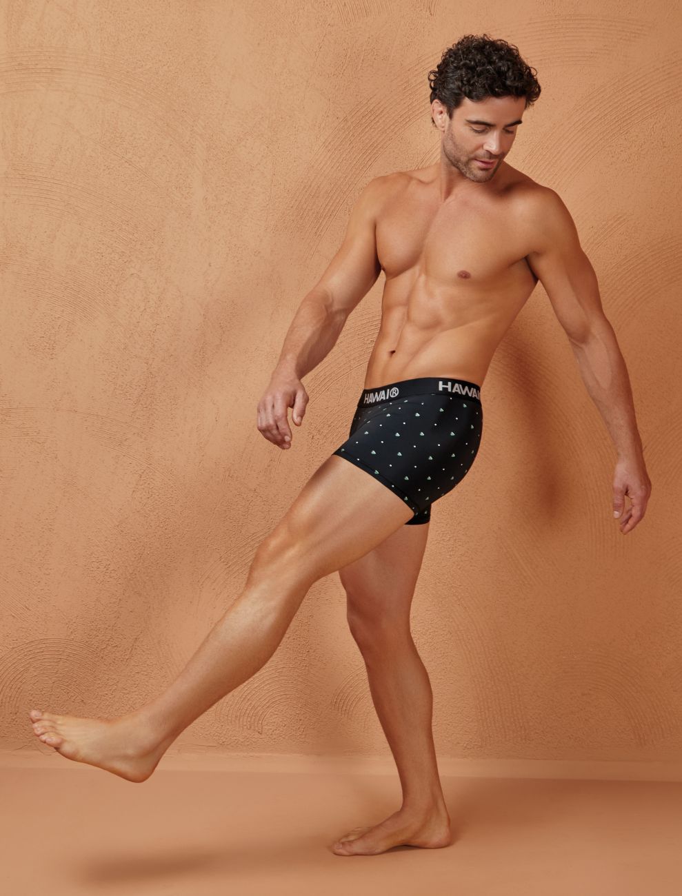 Black h&m men’s microfiber trunks with white polka dots in color black model hawai 42570