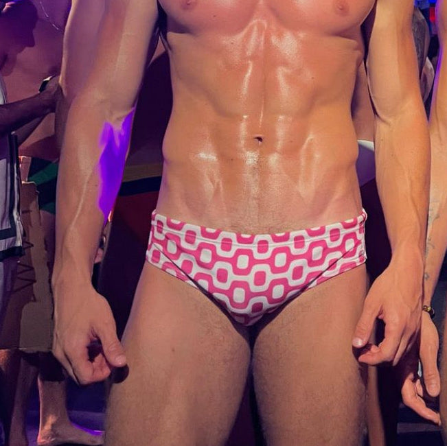 CA-RIO-CA PINK & WHITE PAVEMENT SUNGA im Brief- & Classic-Schnitt – Designer-Bademode für Herren