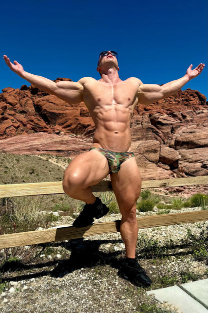 JJ Malibu Men's Men's Slimmer Bulge Briefs - Camo