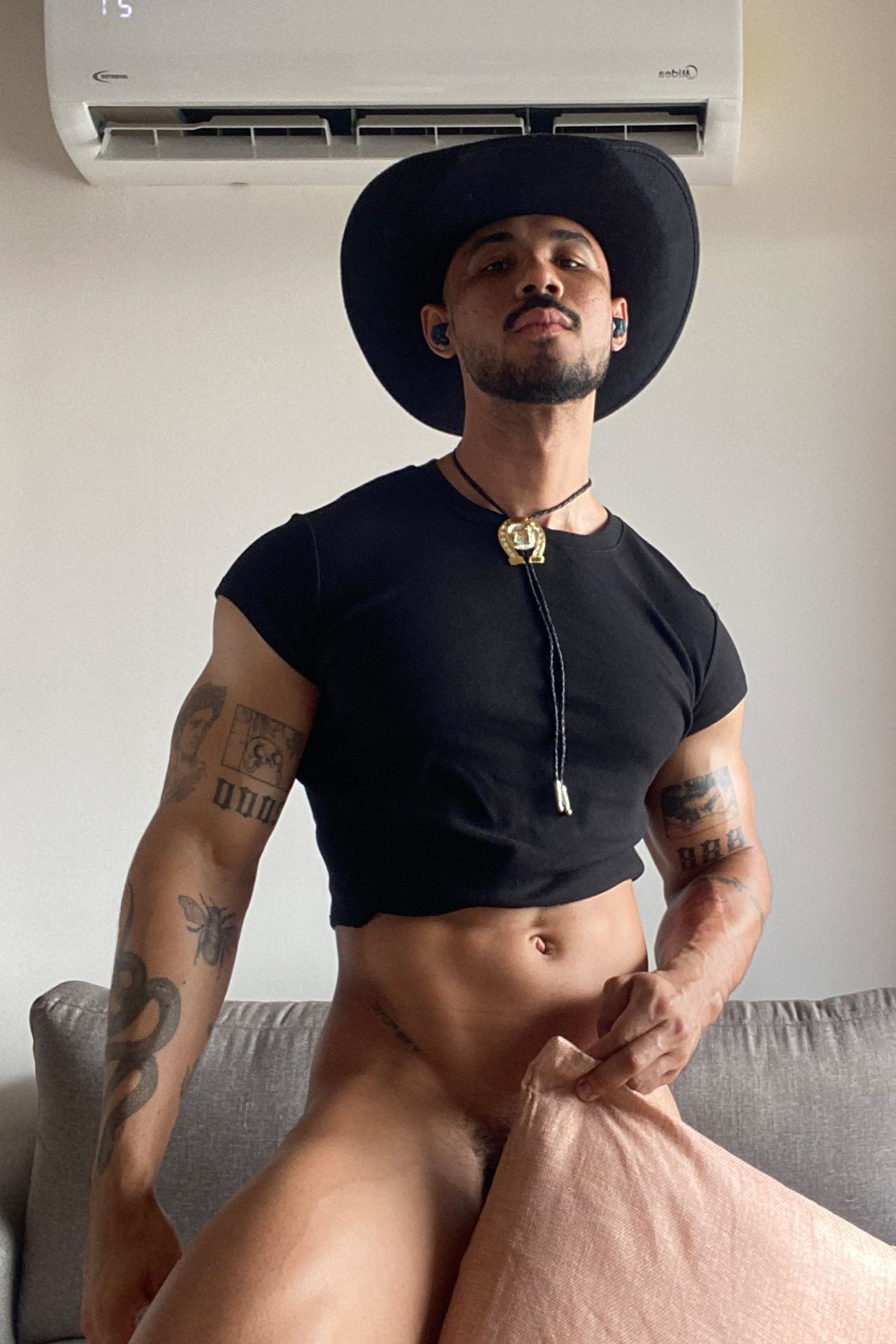 JJ Malibu Men's Cap Sleeve Rib Knit Crop Top - Black
