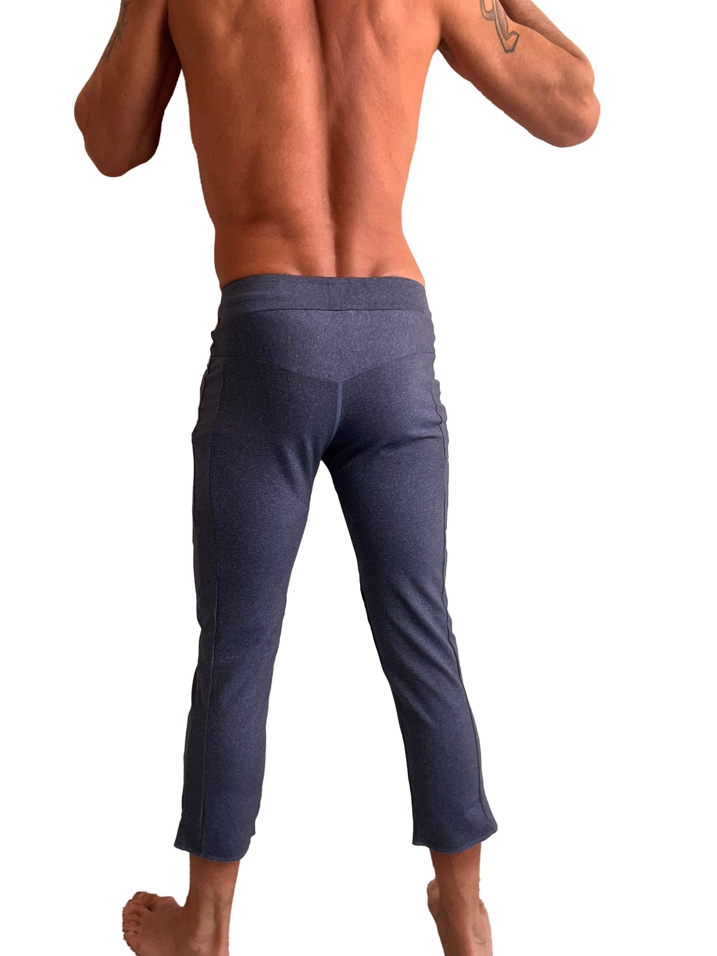 Performance premium mens navy blue heather capri yoga pants with high waistband stretchy fabric and 4/5 zipper pockets