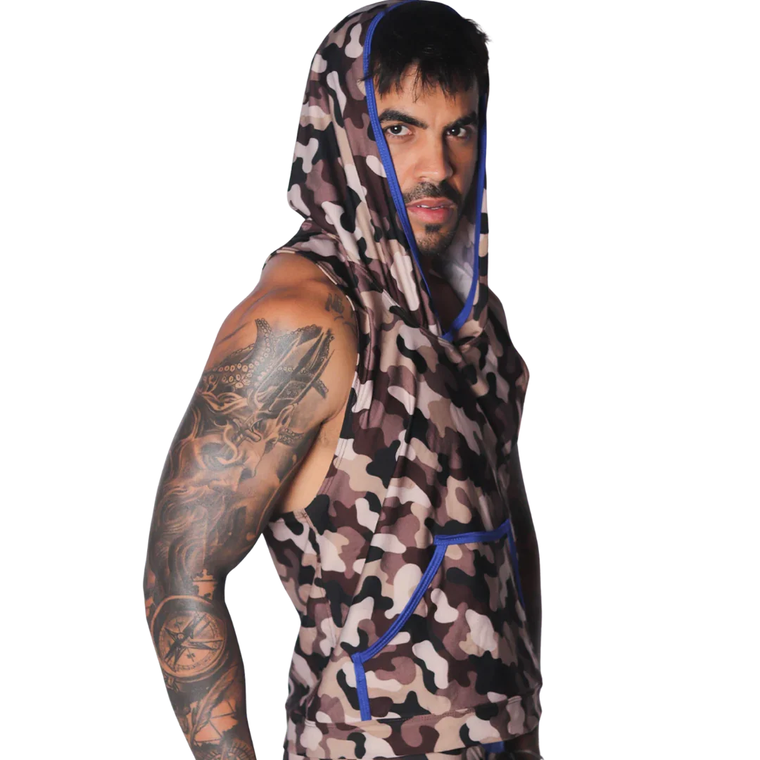 Sleeveless camouflage print hooded t-shirt with contrasting blue trim and a front kangaroo pocket.