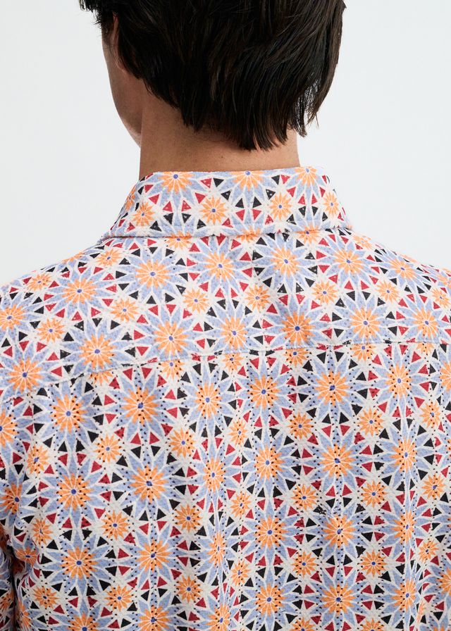 ST33LE Herren-Strickhemd mit Medaillon-Print – Cayenne/Distel