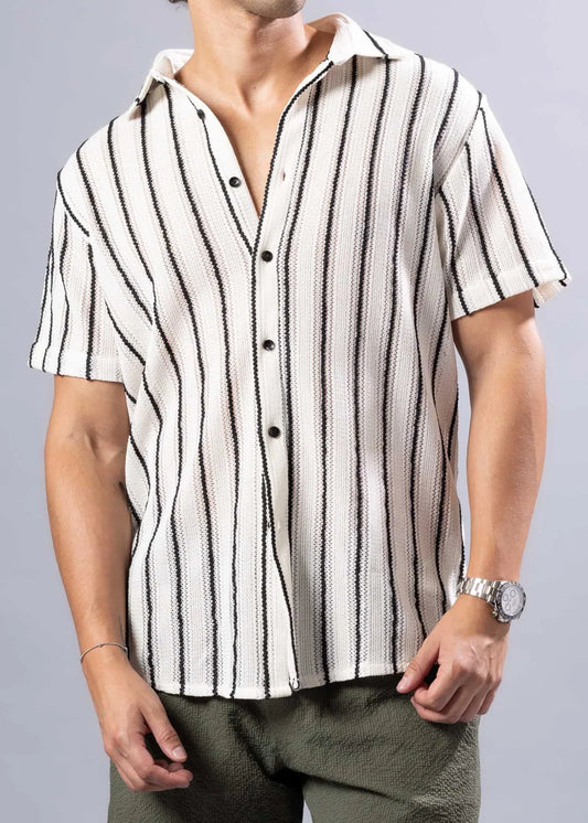 Texture knit s/s shirt short-sleeved button-up with vertical black and cream stripes made of textured fabric