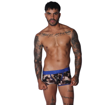 Men's camouflage print trunk with a blue branded elastic waistband and a decorative vertical front zipper.