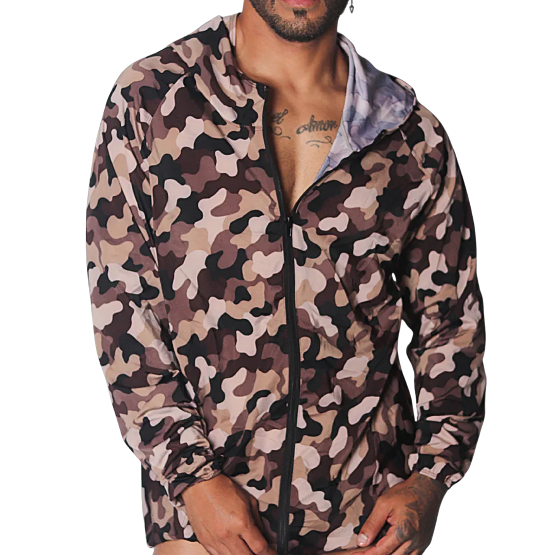 Lightweight camouflage zip-up hoodie jacket in brown and tan tones with a slim fit and elastic cuffs.