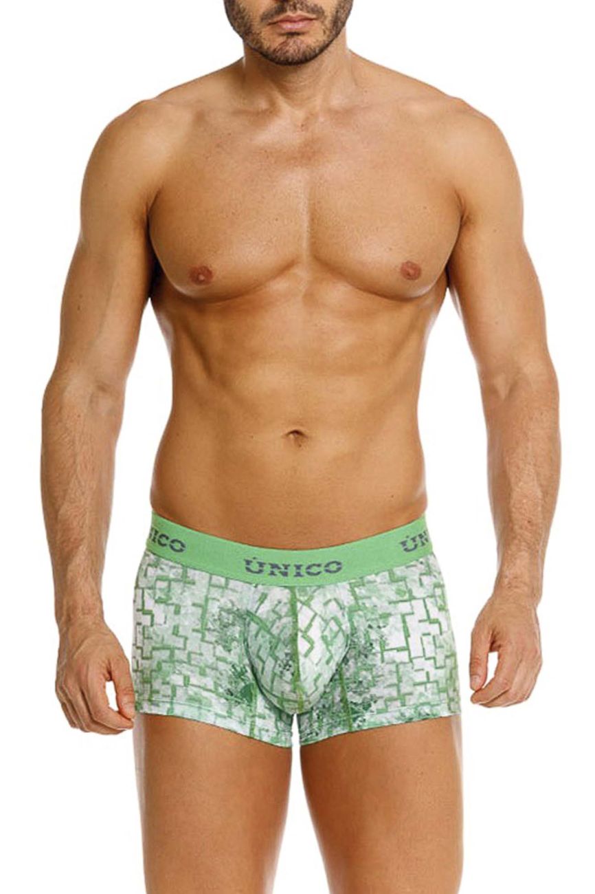 Green patterned men’s boxer briefs with geometric design and único branded waistband color 43 green