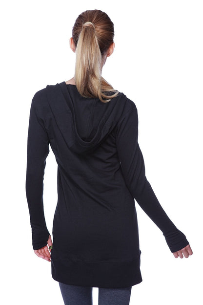 Black long-sleeved women’s hoodie top with relaxed fit and ribbed cuffs in solid black color