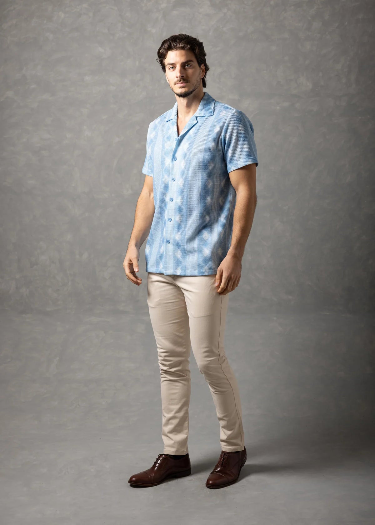 Bespoke Moda Herren-Kurzarmhemd mit Textur „Azure Coast“ – Blau