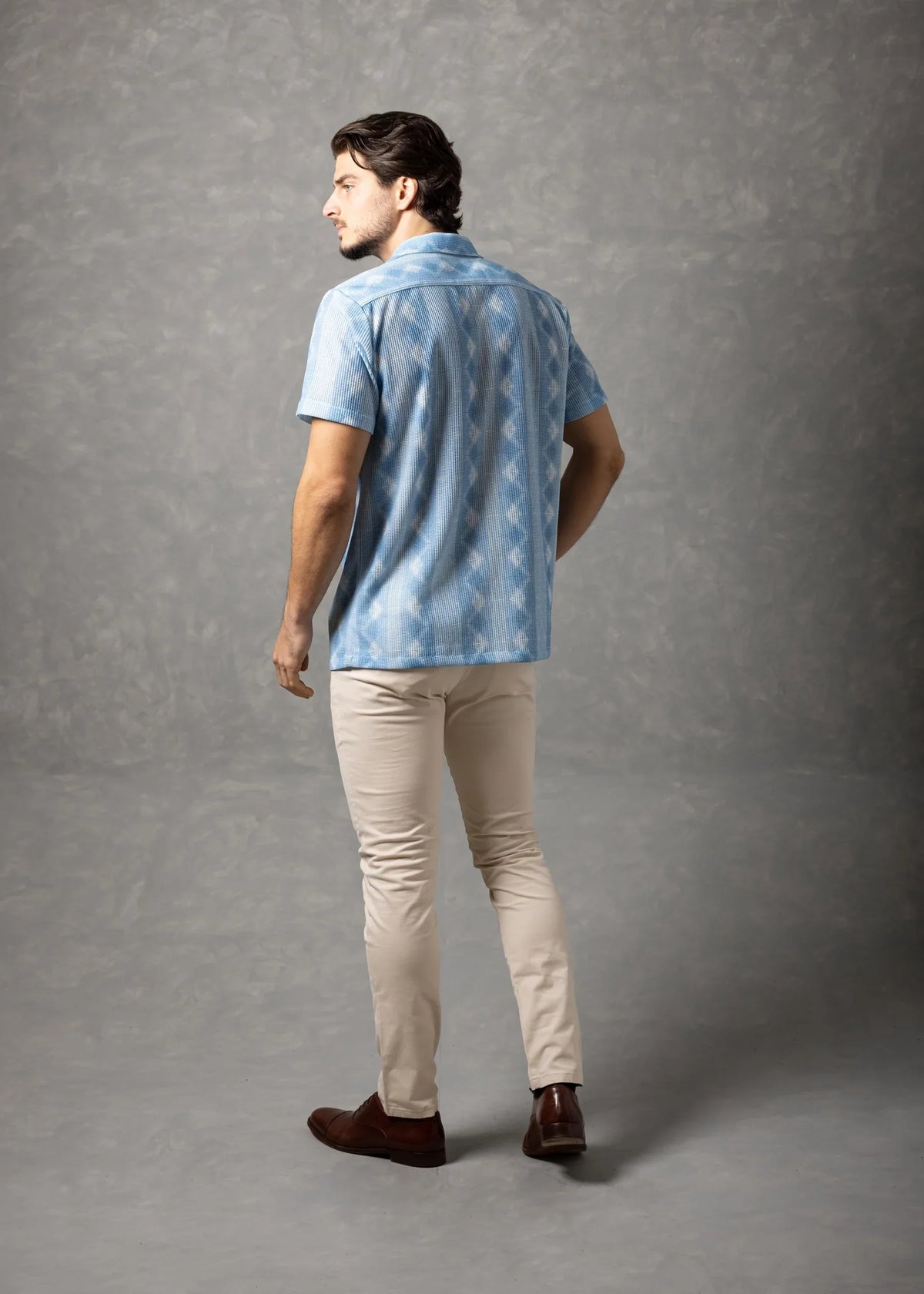Bespoke Moda Herren-Kurzarmhemd mit Textur „Azure Coast“ – Blau