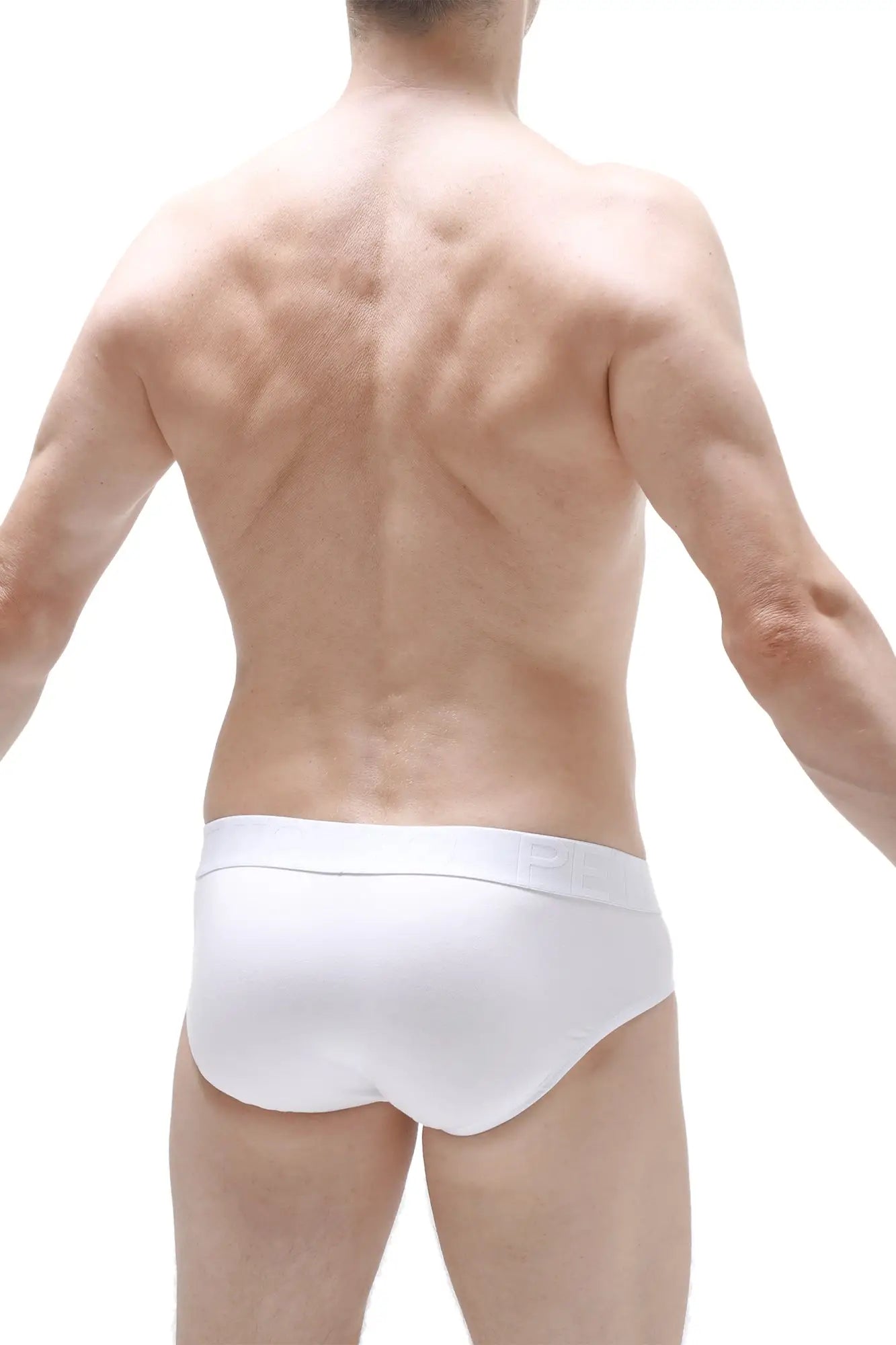 White briefs in modal fabric with a smooth form fitting design for comfortable everyday wear