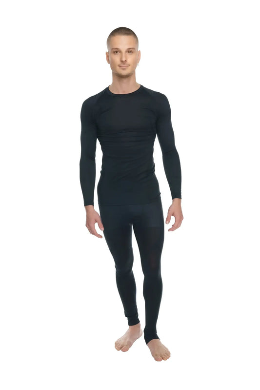 Black long-sleeved thermal underwear set with raglan crew-neck in carbon black for cold weather layering