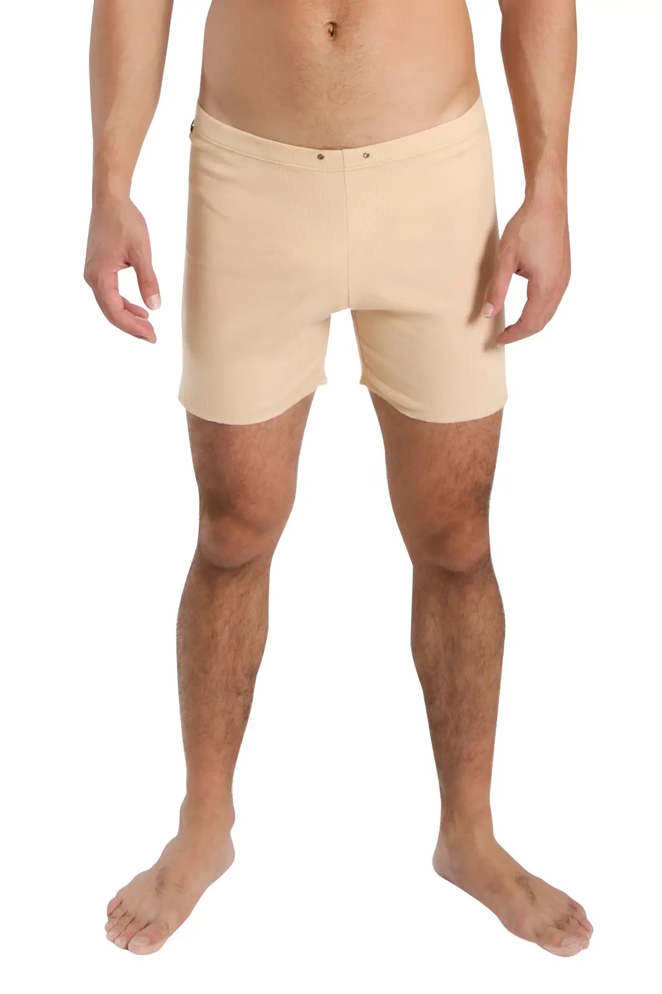 Fusion yoga short in sand beige with form-fitting smooth fabric and subtle front seam detail for active wear
