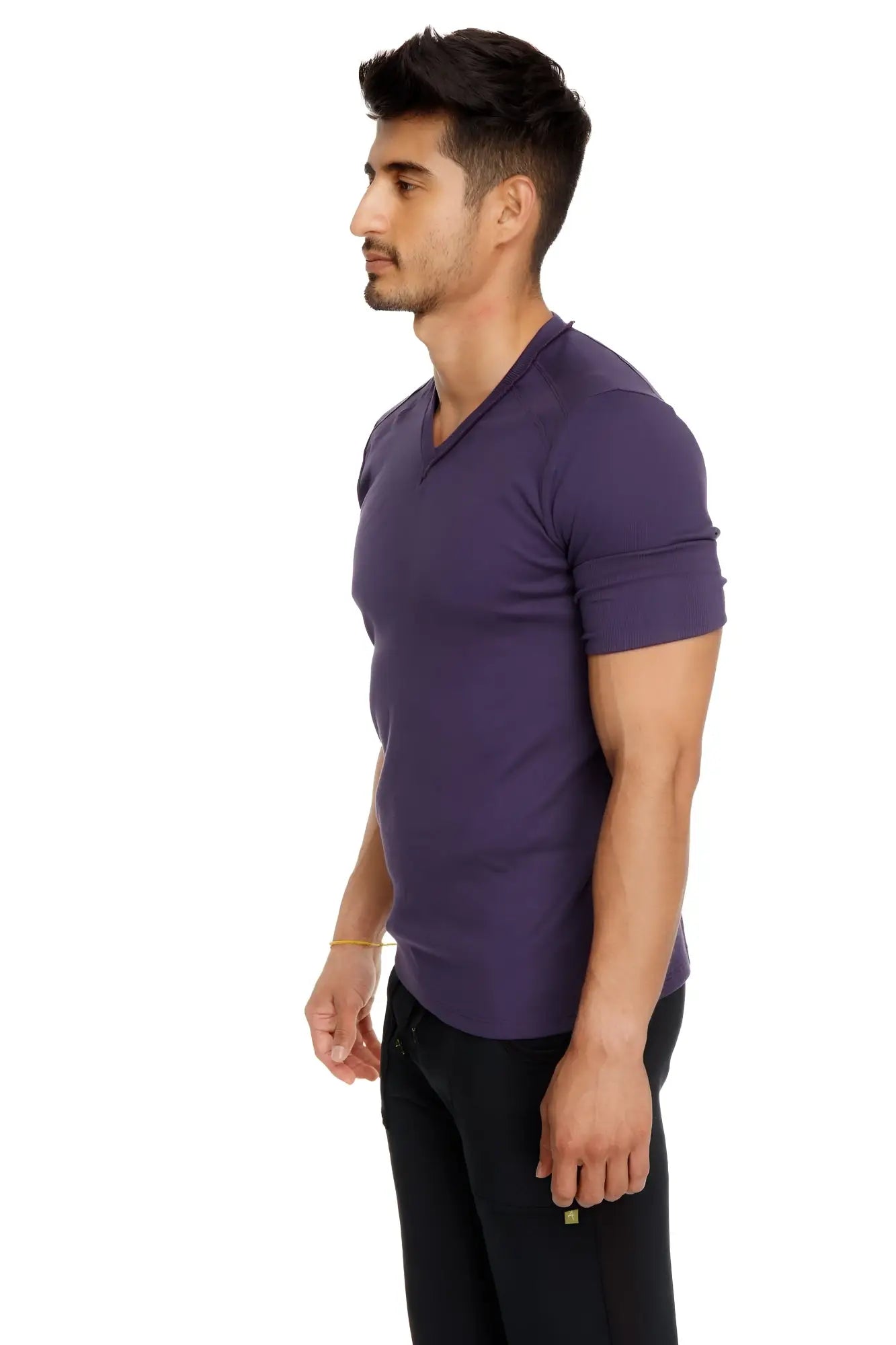 Hybrid v-neck eggplant purple short-sleeved t-shirt made from soft breathable fabric for casual wear