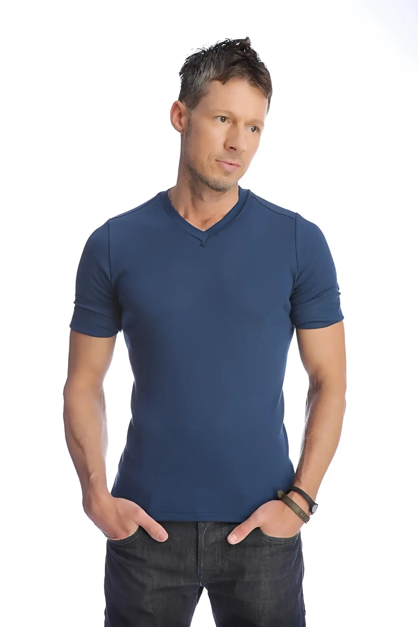 Navy blue short-sleeved hybrid v-neck cotton t-shirt ideal for casual wear