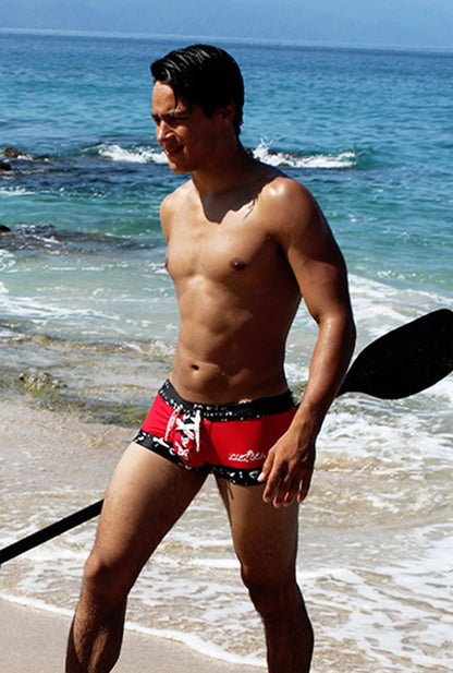 Icker Sea Schnür-Badehose mit kontrastfarbenem, quadratischem Schnitt, Rot/Schwarz COB-15-17