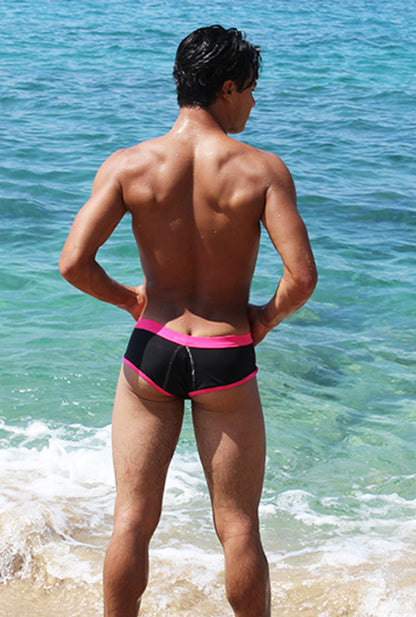 Icker Sea Bikini mit Kontrastbesatz und Ziernähten, frecher Schnitt, Schwarz/Fuchsia COB-15-39
