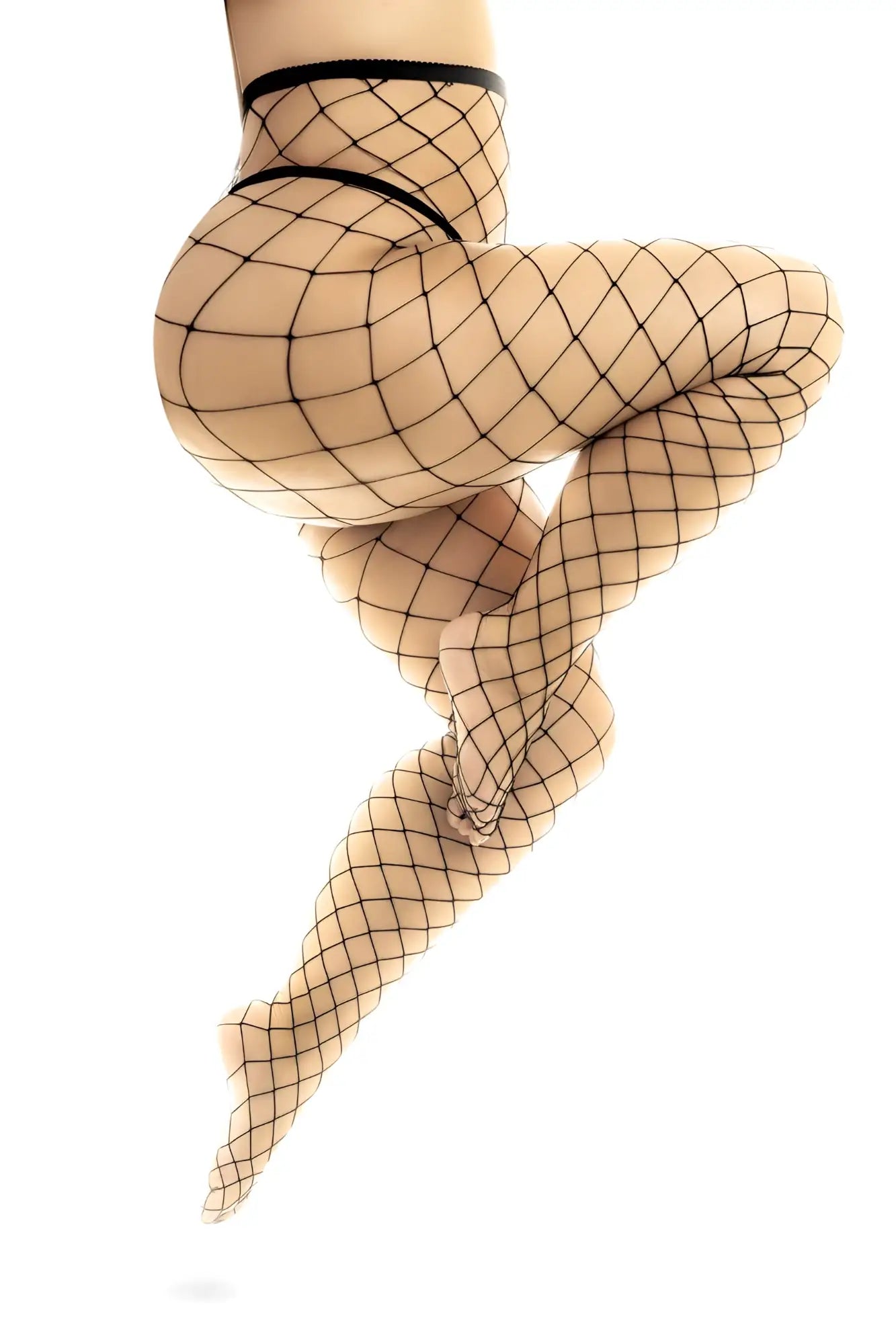 Mapale 1106x fence net pantyhose in black with black diamond-patterned fishnet design and sheer translucent material