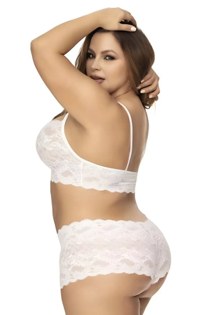White lace bra and matching panties set in mapale 206x panty and top lace set color white showing front view