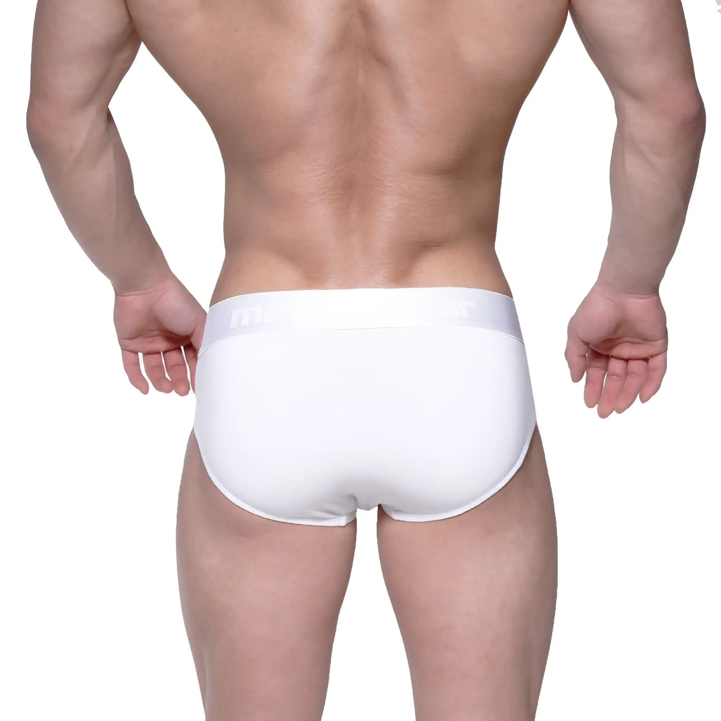 White men’s cotton briefs with a smooth form-fitting design and subtle waistband branding metroMalewear crystal 3006-01