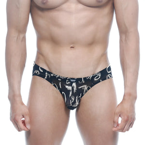 Black briefs with white abstract graffiti pattern from MetroMaleWear Vasco hip brief Oraculo 5103-78 front view