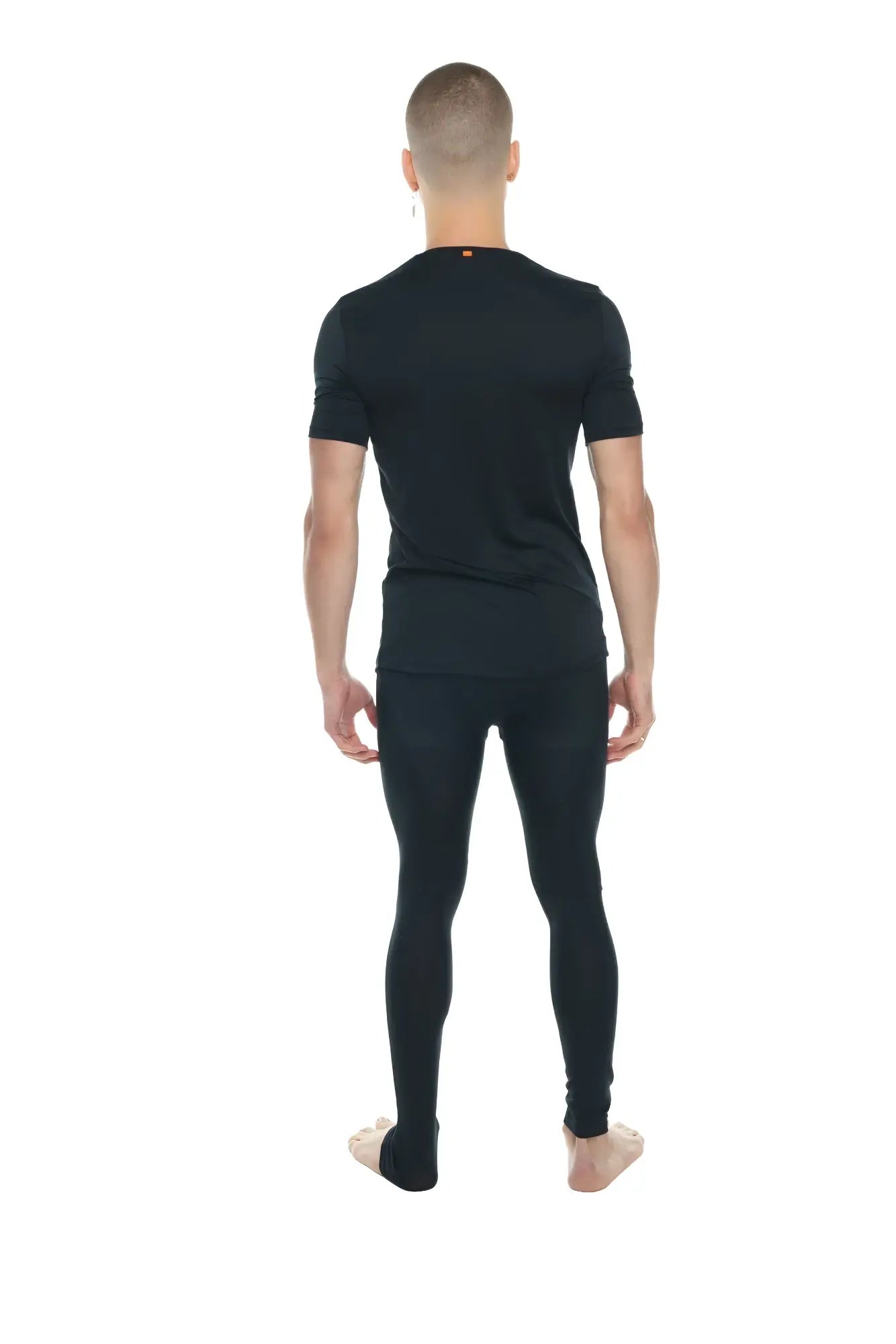 Black carbon perfect pocket crew-neck tee set with seamless form-fitting short sleeve top and full-length leggings