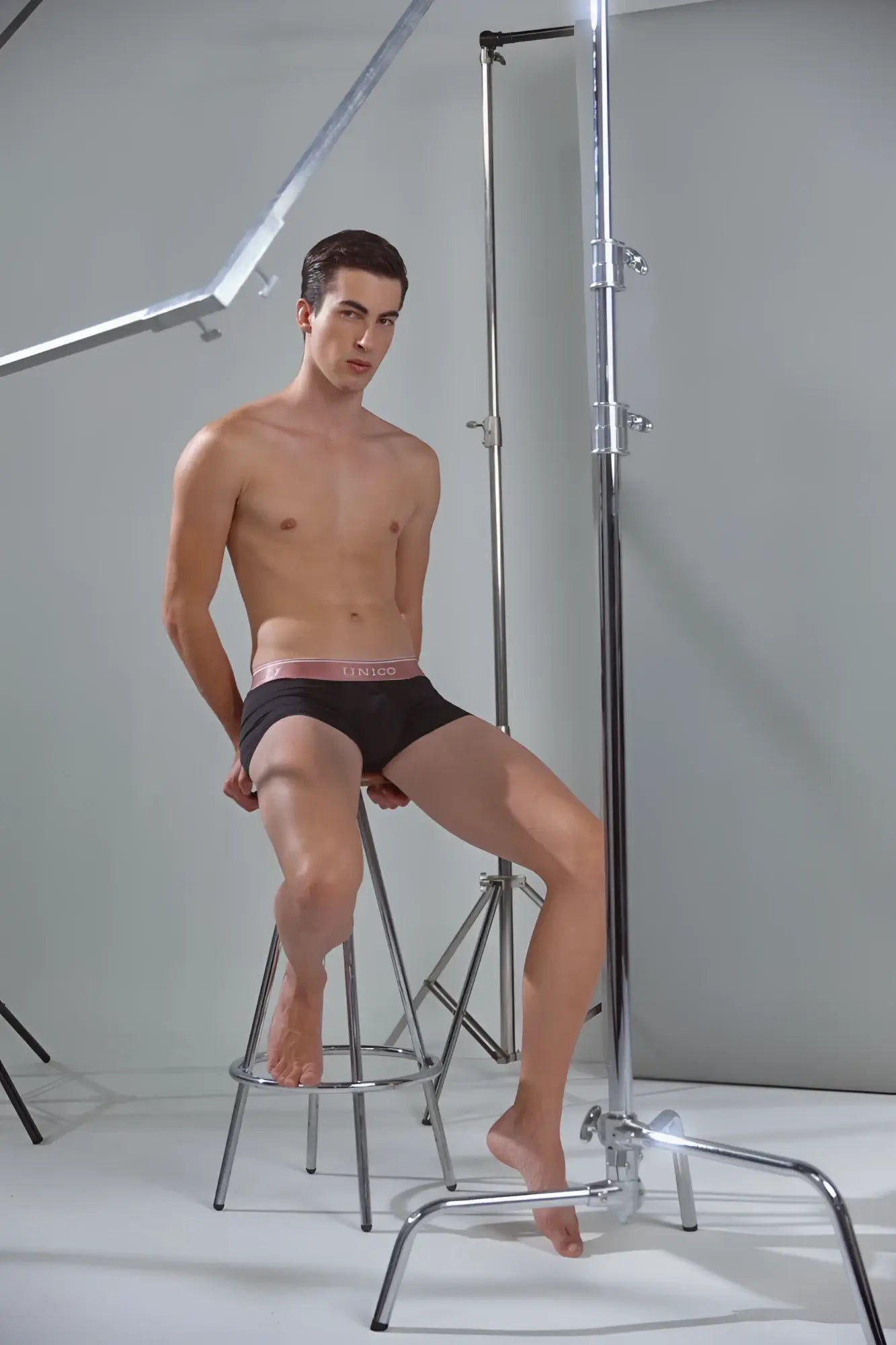 Black calvin klein unico 24110100108 oro rosa trunks with pink waistband boxer briefs front view